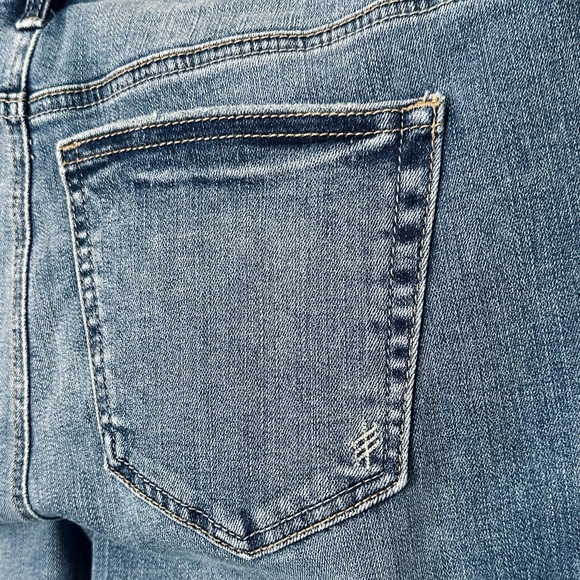 Silver Jeans Suki Flare Medium Wash Blue Jeans Size W30/L33 - Picture 12 of 12